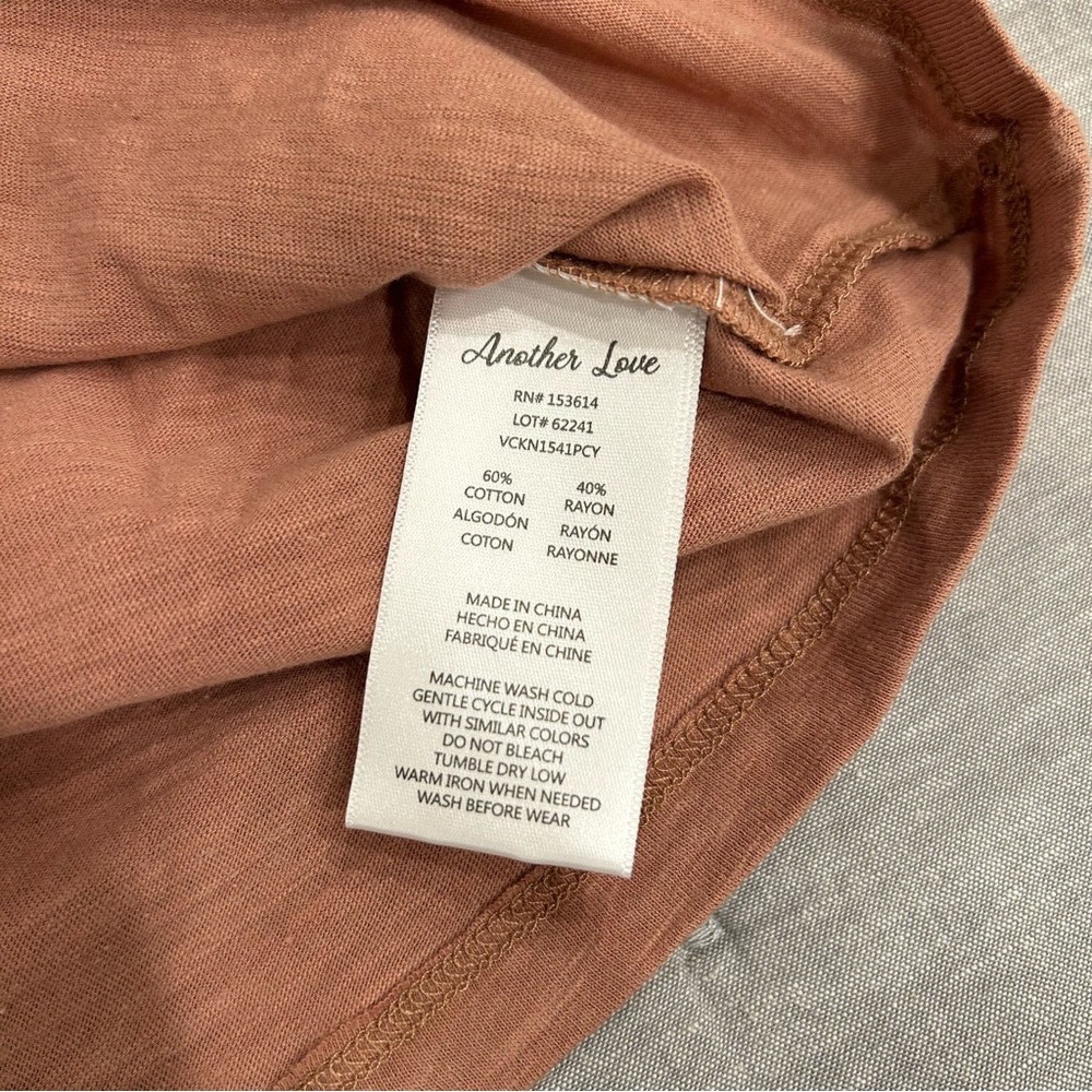 NWT Ruffle sleeve tank - Picture 5 of 7